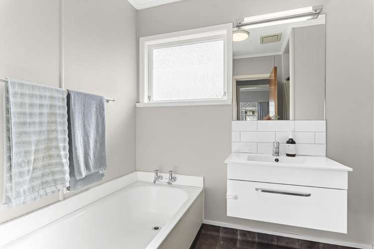 18 Riversdale Drive Merrilands_10