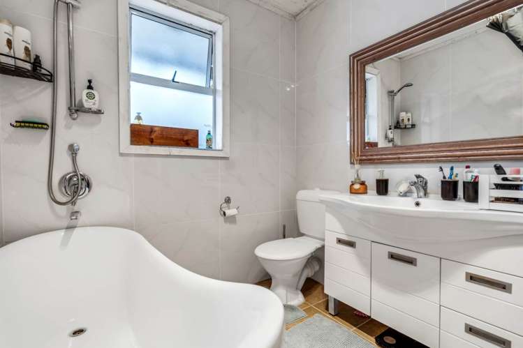 14 Tairere Crescent Rosehill_12