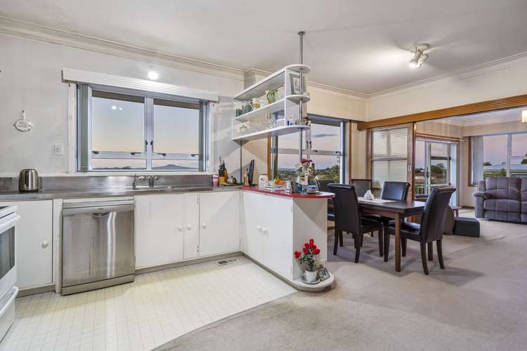 73 Bradbury Road Botany Downs_5