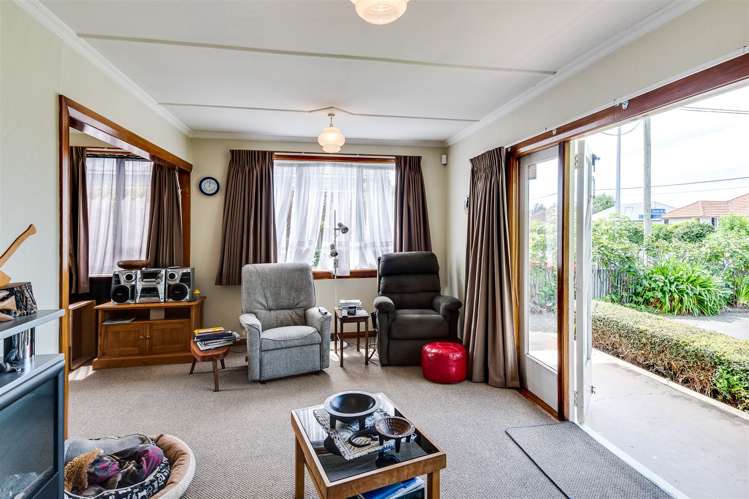 934 Oliphant Road Raureka_11