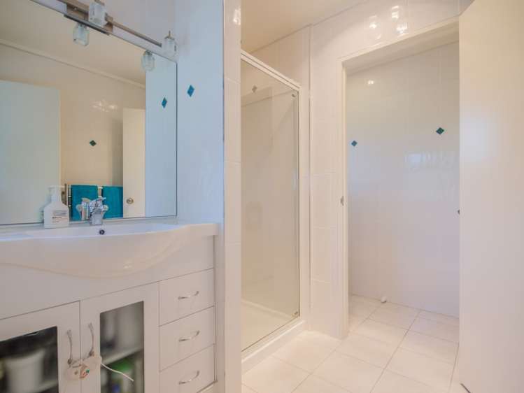 36a Tirimoana Road Te Atatu South_14