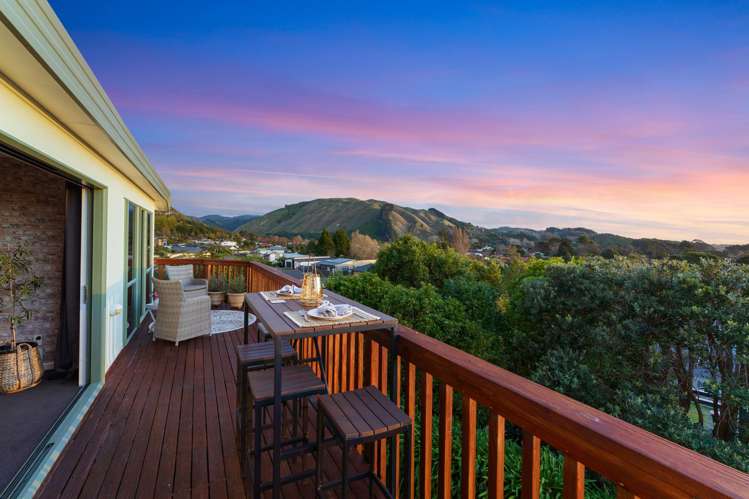 56 Kakariki Grove Waikanae_1