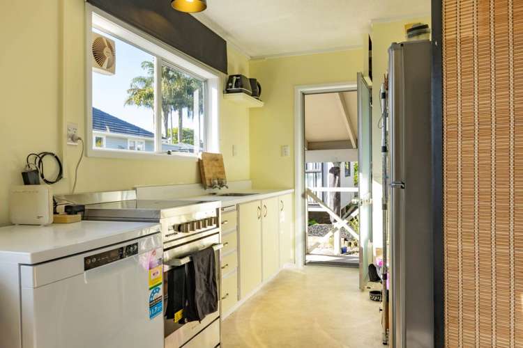 285 Glengarry Road Glen Eden_4