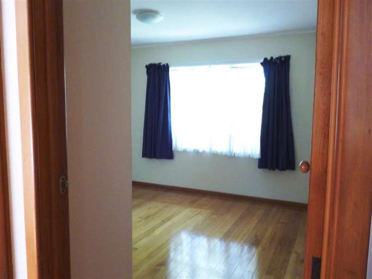 4 Castaing Crescent Te Atatu South_10