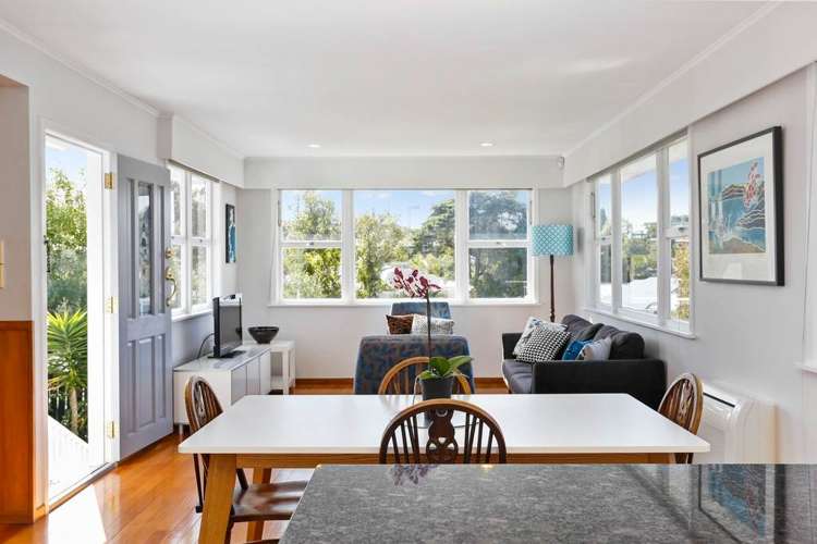 39 Tahi Terrace Glen Eden_12