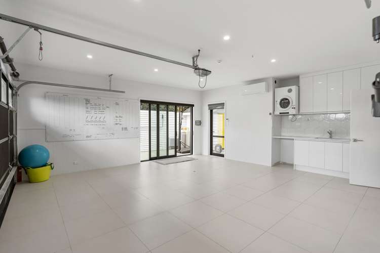 92A Flanshaw Street Te Atatu South_22