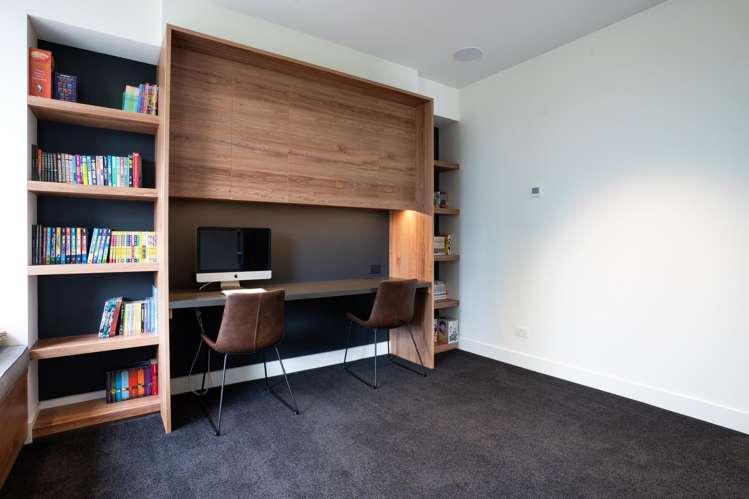 49 St Andrews Square Strowan_19