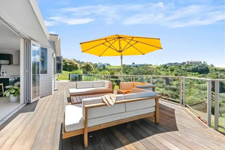 64 Balboa Drive 1719_16