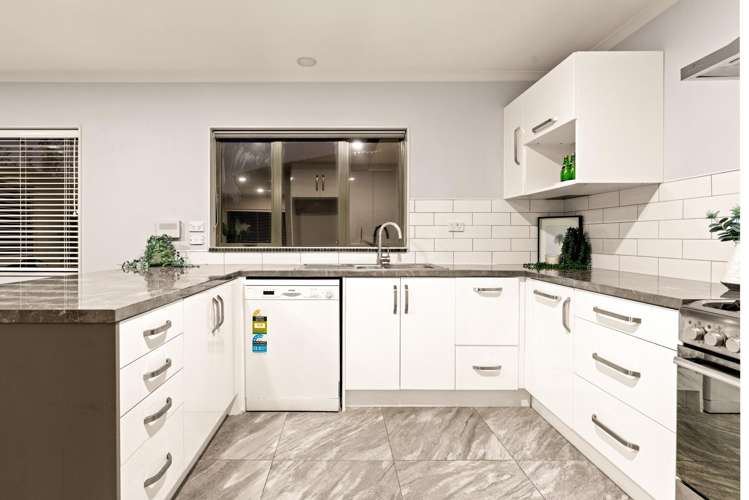 78 Corinth Grove Papamoa_9