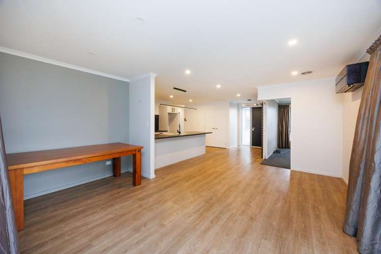 16a Rayner Lane Marton_11