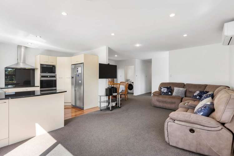 2 Hellyers Street Birkdale_7