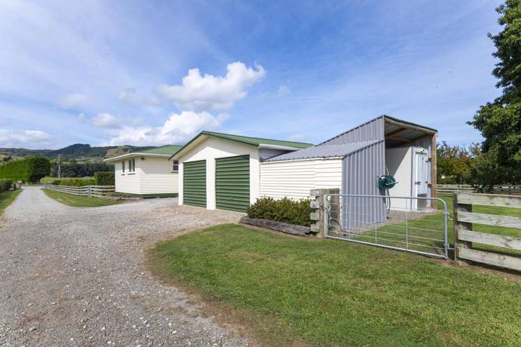 1084 Back Ormond Road Waerengaahika_19