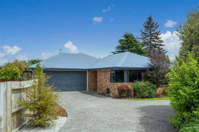 Immaculate, Private & Great Parking!