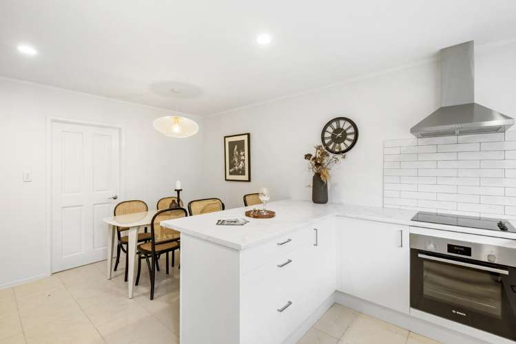 2/7 Tallington Crescent Torbay_13