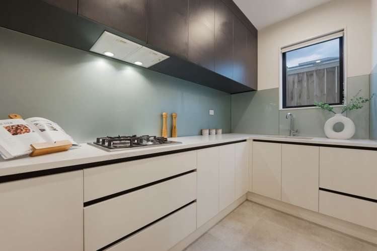 10 Alluvial Street Flat Bush_11