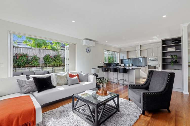 12 Bur Oak Terrace Schnapper Rock_7