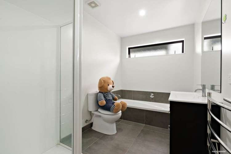 61 Leo Street Glen Eden_10