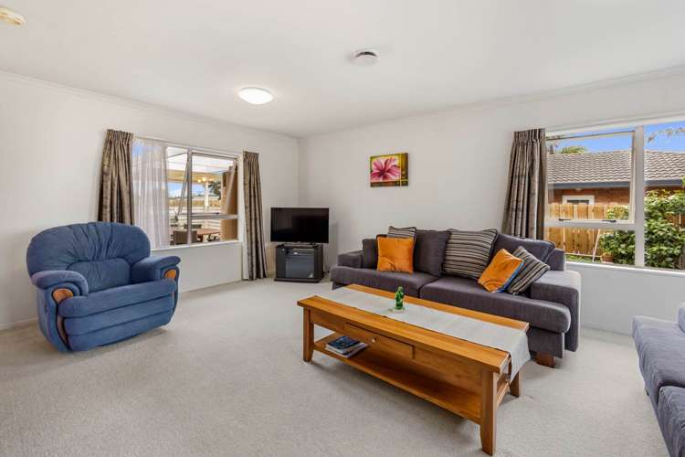 17 John Lister Close Golflands_9