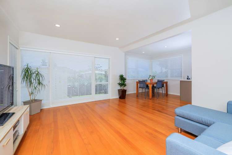 15 Tamariki Avenue Kelston_7