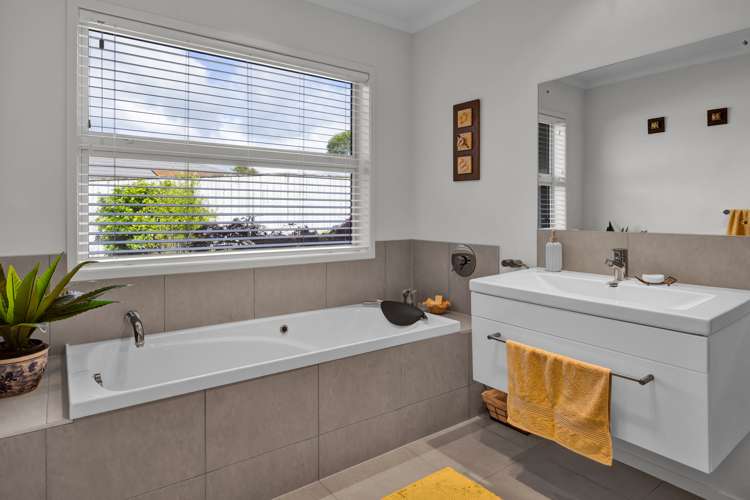 27 Montague Grove Stratford_18