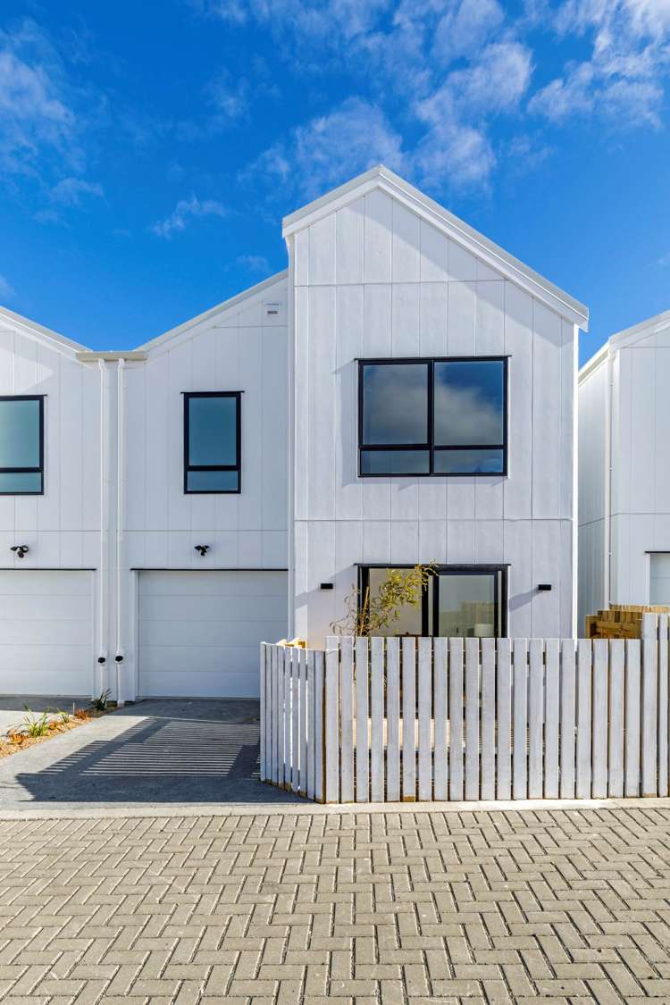 32 Bristol Freighter Road Hobsonville_23