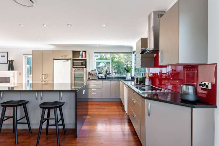 69 Thatcher Crescent Crofton Downs_7