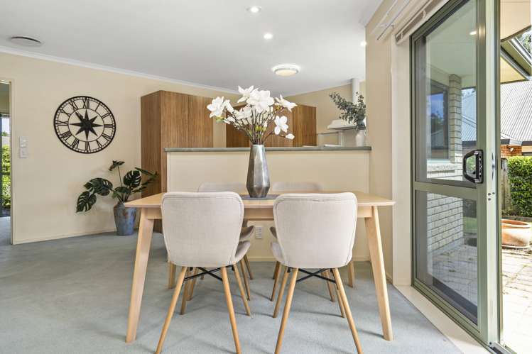 10 John Webb Drive Glenview_9