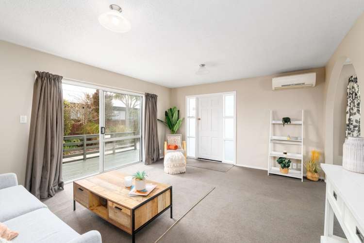 8 Peckham Lane Woolston_2