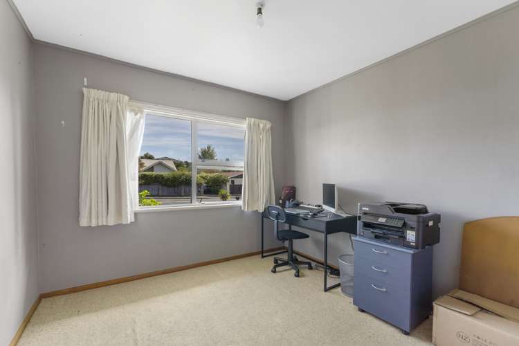 13 Churchill Avenue Richmond_12