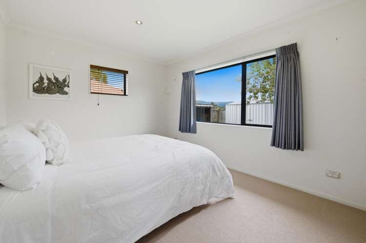 22 Holden Avenue Holdens Bay_11