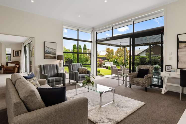 4 Carnaveron Drive_1