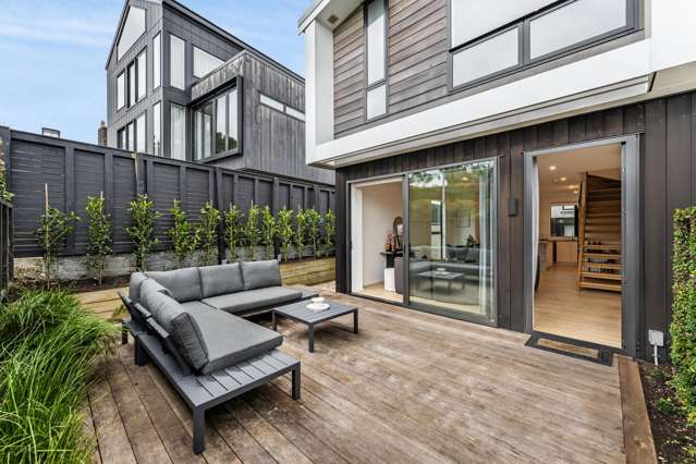 FIND: A CUT ABOVE IN TOWNHOUSE LIVING.