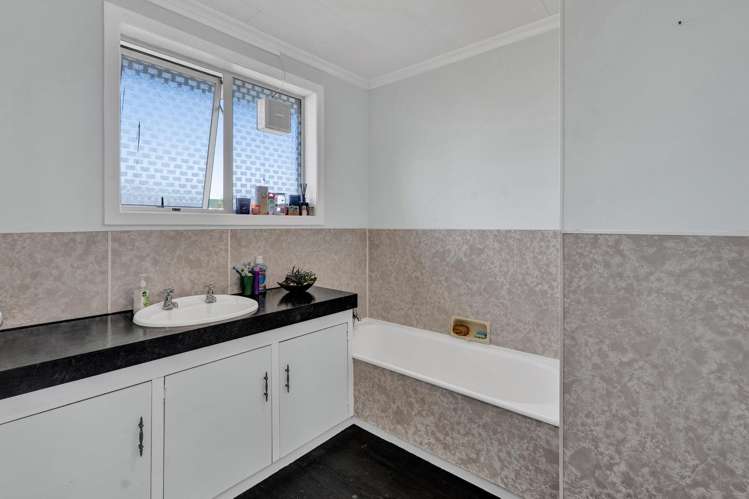 6 Kowhai Street Inglewood_10