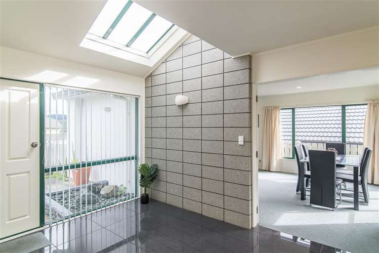 135 Woodman Drive Tawa_11