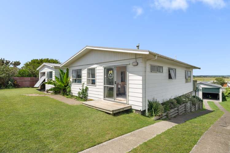 16 Costello Crescent Pukehina_1