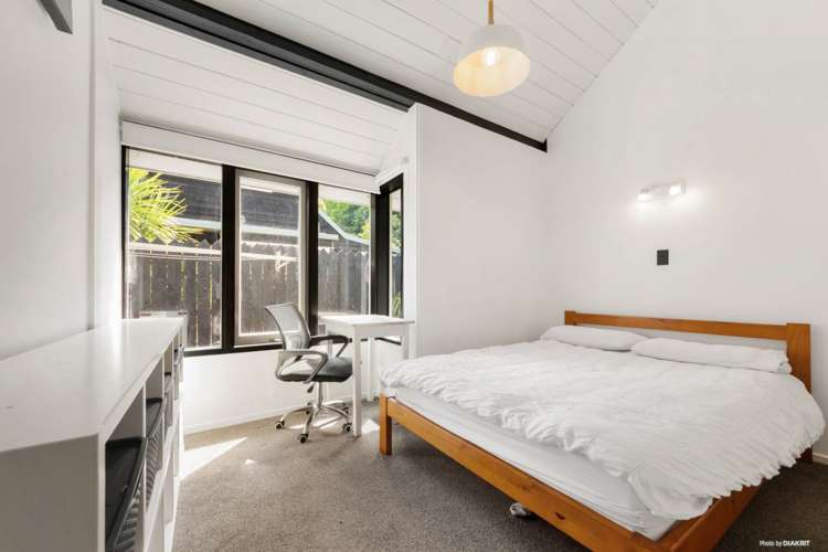 26 Fairholme Avenue Epsom_13