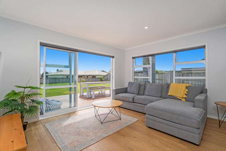 8 Navigation Drive Cooks Beach_2