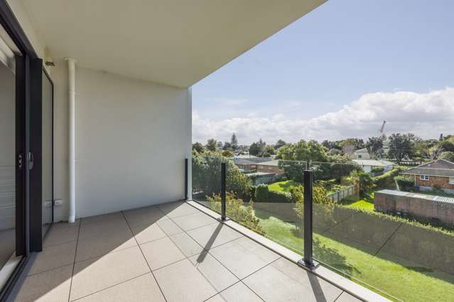 64/8 Thompson Park Road Mount Wellington_2