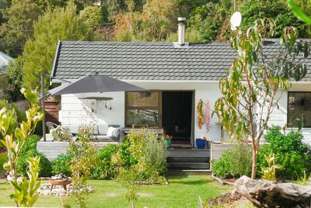 Coastal Garden Sanctuary Raumati South