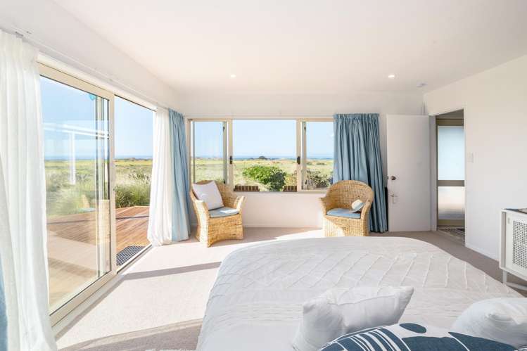 6 Beach Road Flat Point_17