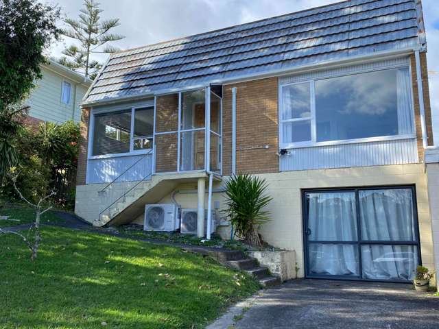This is a nice 3 bedroom house in Glenfield.