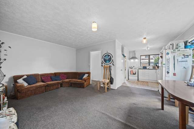 2/397 Roscommon Road Clendon Park_4