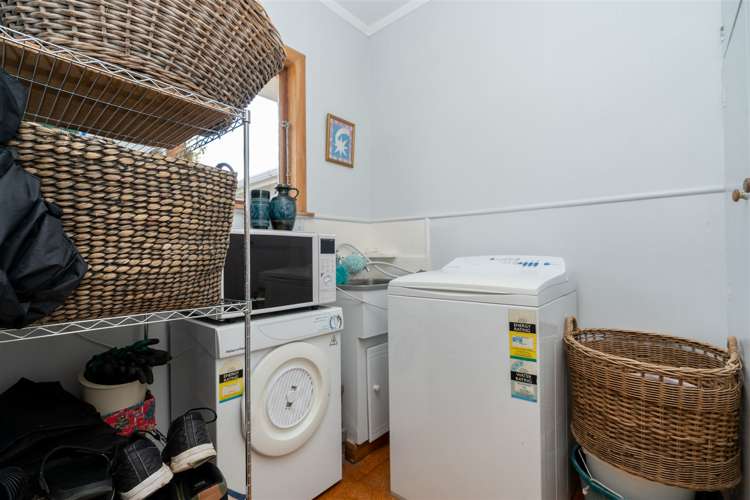 11 Scott Avenue Hamilton East_12