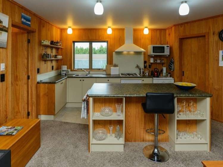 412a Southland Place Raureka_9