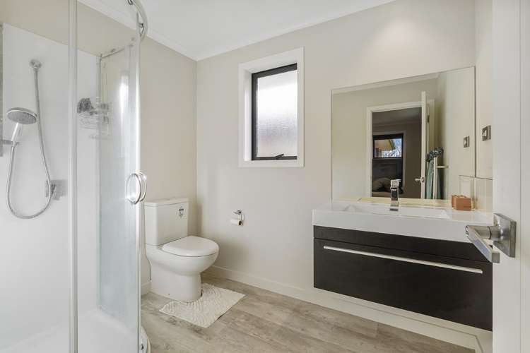 15 Carlingford Rise Dinsdale_11