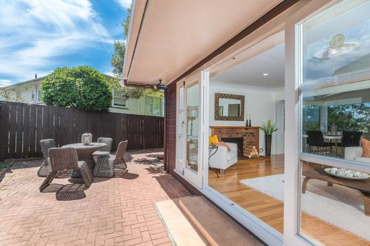 6 Kennedy Avenue Forrest Hill_21