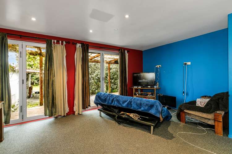 86 Point England Road Point England_10