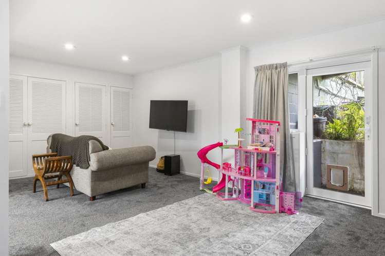 10 Armstrong Grove Hilltop_14