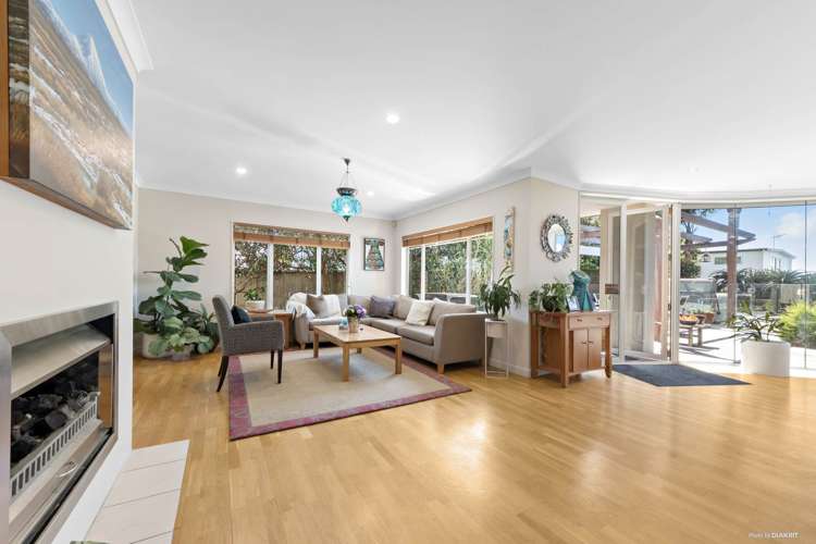 15 Matau Rise Te Atatu Peninsula_12