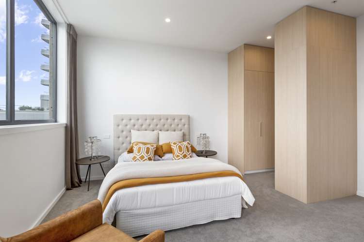 7/14 Tamariki Avenue Orewa_11